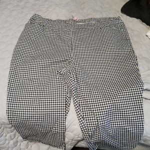 Cute hounds tooth Capris